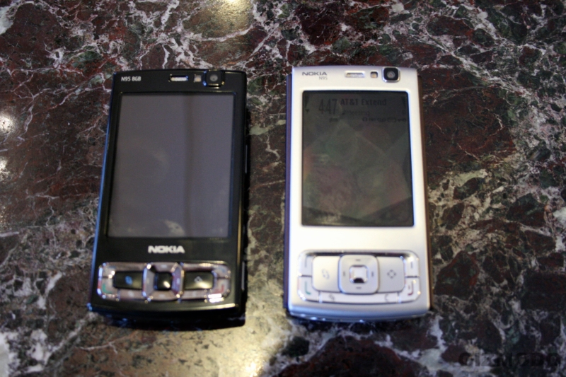 Illustration for article titled Hands On the Nokia N95i (The Black One) and the N95 US-Band Cellphone